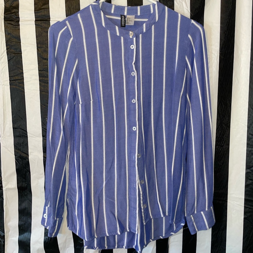 💙Divided H&M Button Up